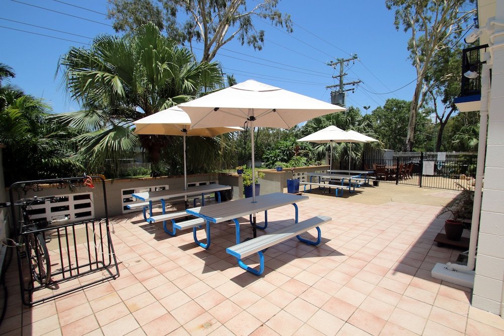 Cstay,Magnetic Island>>Cairns,2 star
