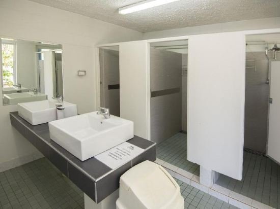 Cstay,Magnetic Island>>Cairns,2 star