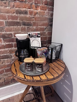 Jungle House Studio Suites – Short North & Convention Center,,4 star