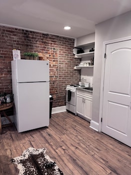 Jungle House Studio Suites – Short North & Convention Center,,4 star