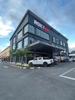 roxy hotel selangau