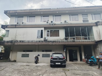 hotel o near balikpapan international airport formerly barkah guest house