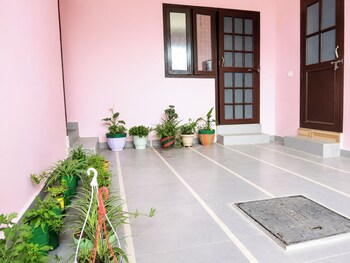 hotel the herbal retreat