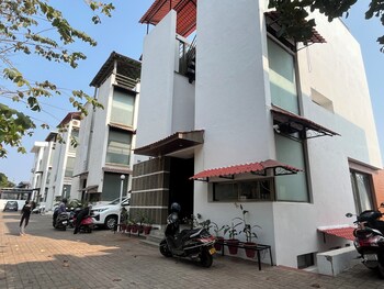 Hr Villa One,,2 star