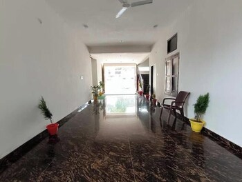 Ramlalla Bhawan,,2 star