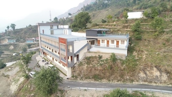 hotel radha vallabh