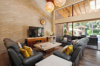 Casa Avandaro,,4 star