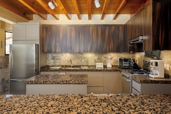 Casa Avandaro,,4 star