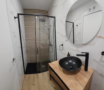hostal andrea gran via
