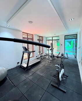 Wealth's Khort Apartment,,3 star