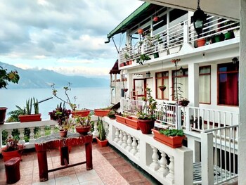hotel victoria atitlan