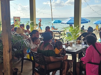 roots cafe negril