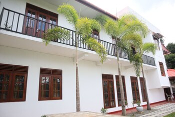 Maple House Kandy,,3 star