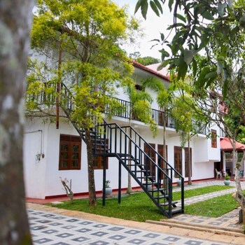 maple house kandy