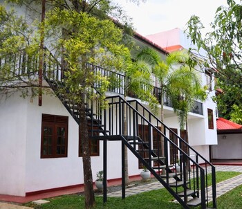 maple house kandy