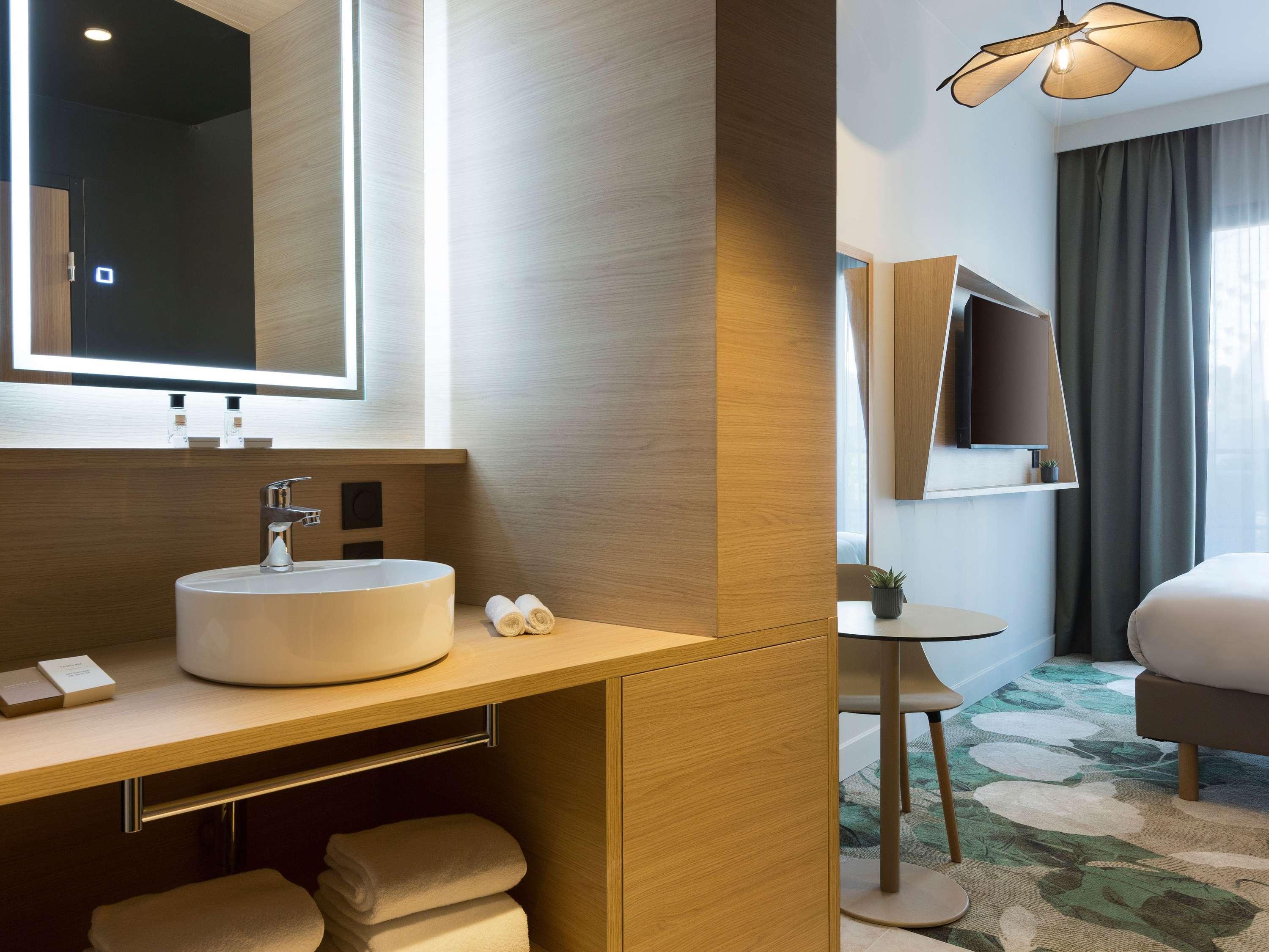 mercure nimes centre arenes ouverture juillet 2026