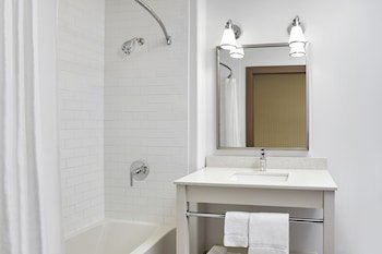 Four Points By Sheraton Regina,Regina>>Emerald Park,3 star