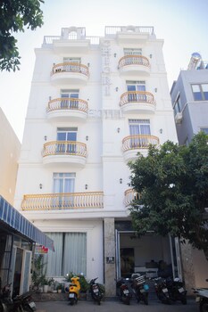 Chiori Seaside Hotel Da Nang,,2 star