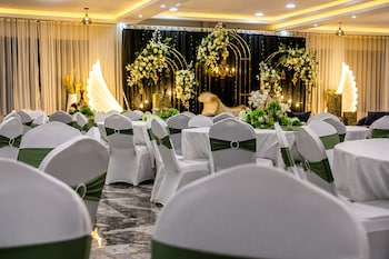 delight premium hotel