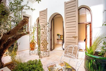 riad anaqa