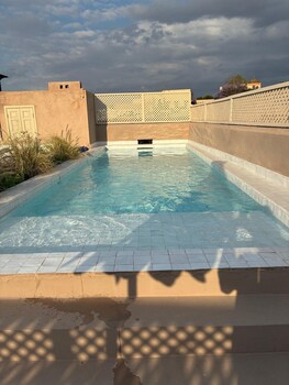 riad anaqa