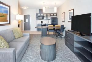 candlewood suites portland airport by ihg