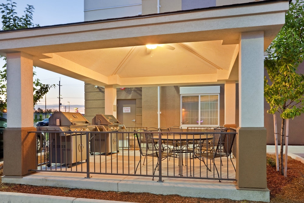 candlewood suites portland airport by ihg