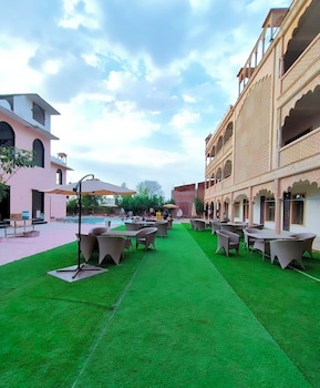 shiv resort and palace