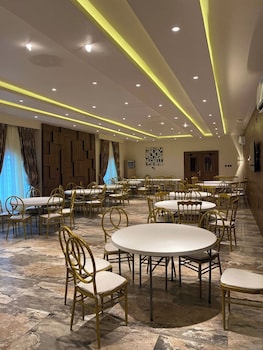 Frank N Hotels,,3 star