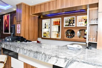 keneuro hotel and suites