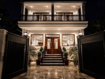 hotel woodmark sector 70
