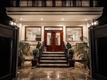 hotel woodmark sector 70