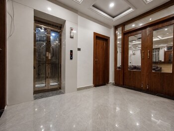 hotel woodmark sector 70