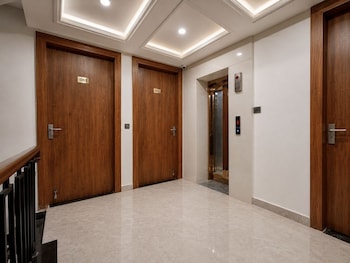 hotel woodmark sector 70