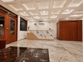 hotel woodmark sector 70