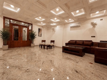 hotel woodmark sector 70