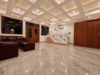 hotel woodmark sector 70