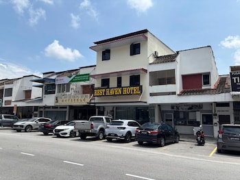 collection o near sunway karnival mall formerly rest haven