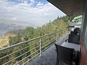 Grand Vista Retreit,,3 star