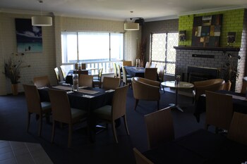 Lancelin Sands Hotel,Gingin>>Cervantes,3 star