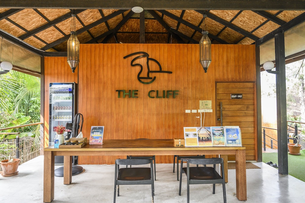 the cliff lipe