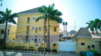 Top Rank Hotels Galaxy Wuse Zone 4,,3 star