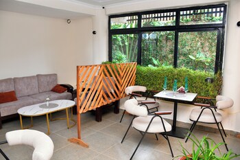 nomads cafe