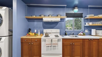 canyon drift by avantstay sedona stay balcony near trails dining red rock views