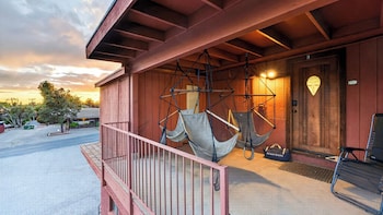 canyon drift by avantstay sedona stay balcony near trails dining red rock views