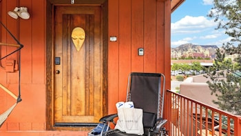 canyon drift by avantstay sedona stay balcony near trails dining red rock views