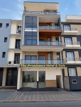 the prominence premium hotel and cafe