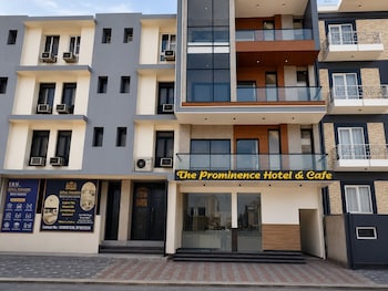 the prominence premium hotel and cafe