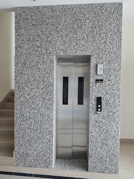 the prominence premium hotel and cafe