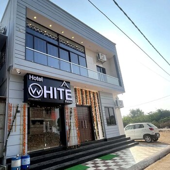hotel white palace